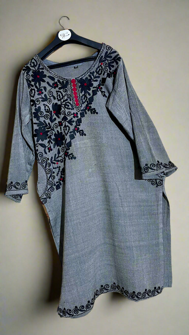 Grey Floral Design Aari Embroidered Traditional Pheran