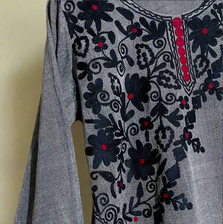 Grey Floral Design Aari Embroidered Traditional Pheran